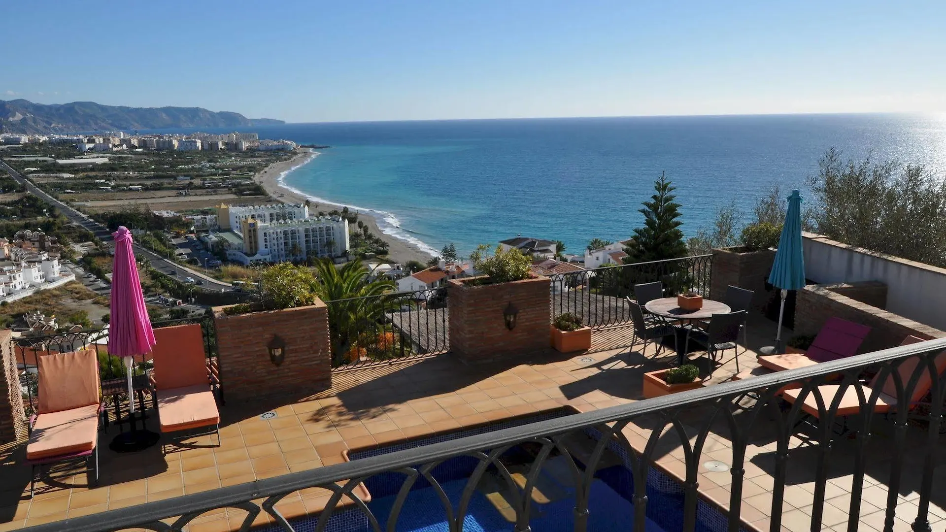 Welcome Inn Nerja Guest House Luxury Bed & Breakfast 3*,