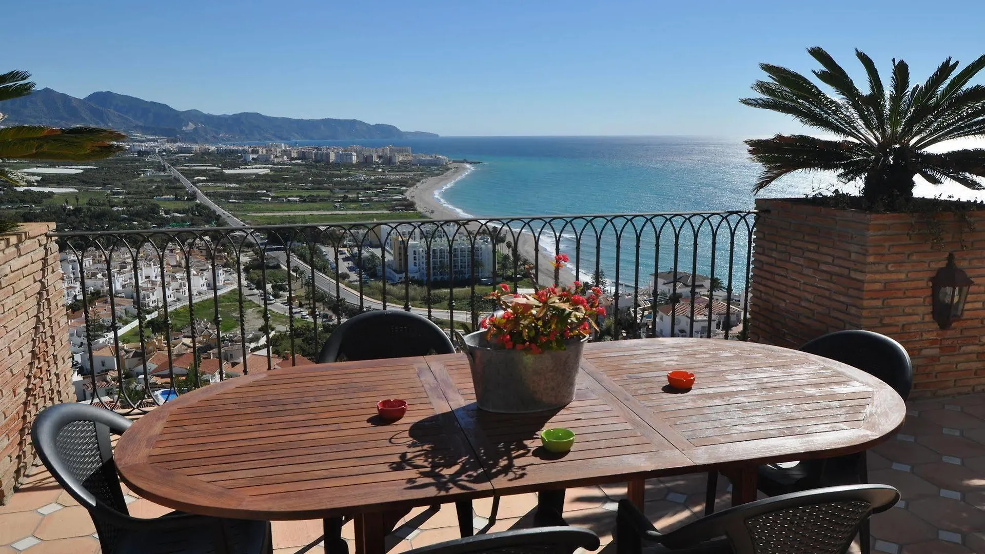 Welcome Inn Nerja Guest House Luxury Bed & Breakfast