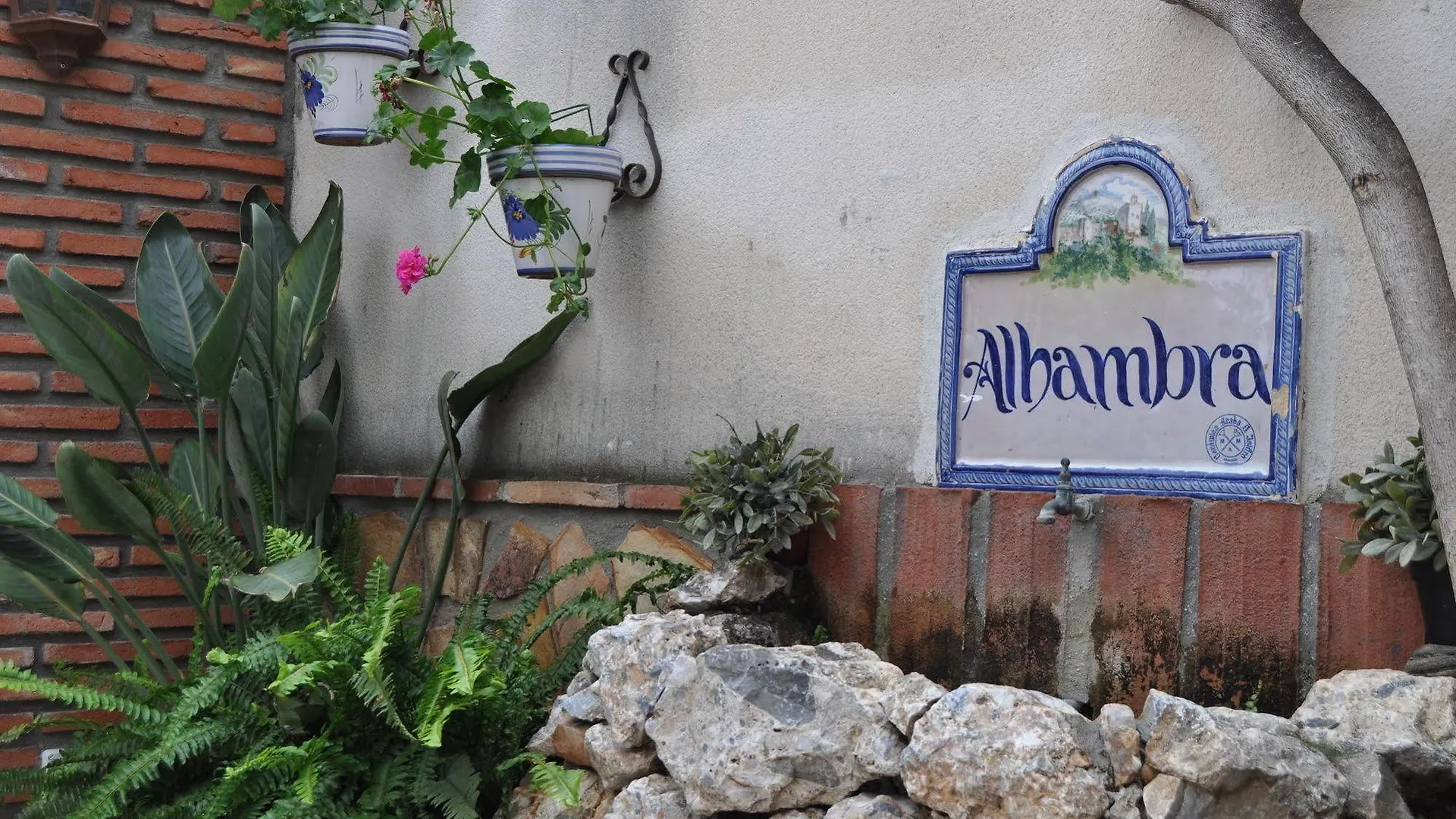 Welcome Inn Nerja Guest House Luxury Bed & Breakfast