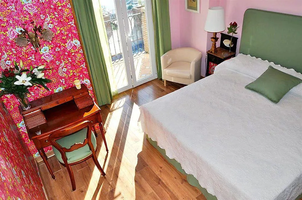 Welcome Inn Nerja Guest House Luxury Bed & Breakfast Spain