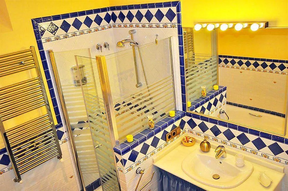 Welcome Inn Nerja Guest House Luxury Bed & Breakfast